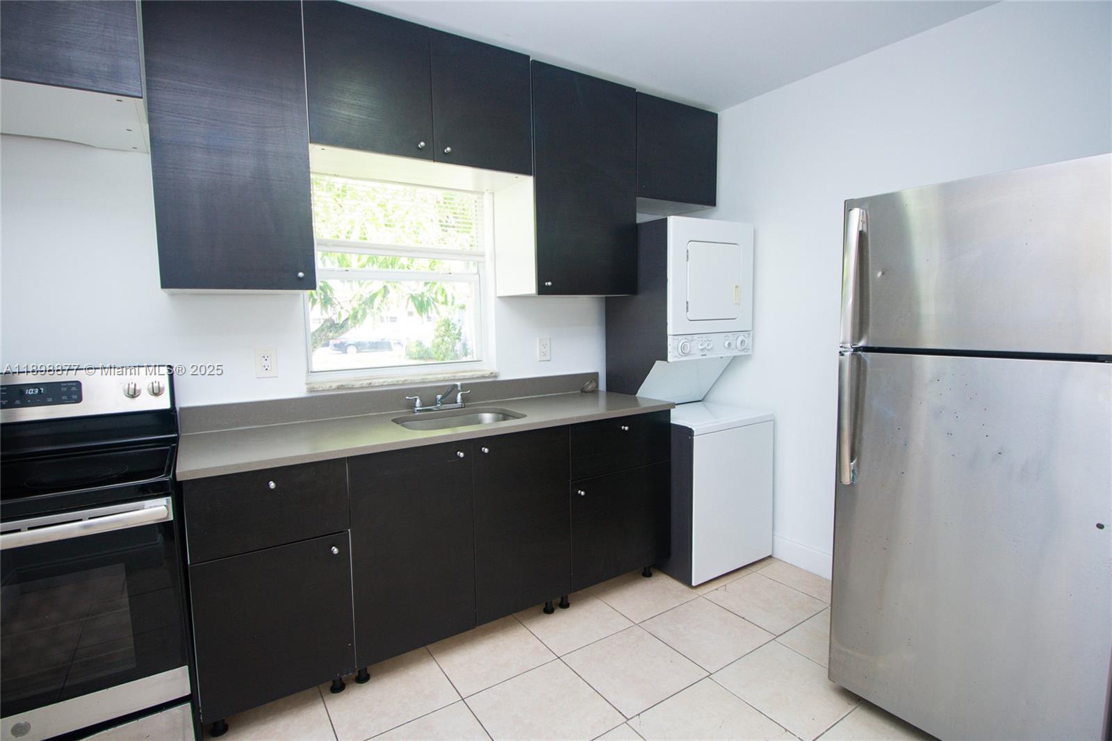 HOLLYWOOD - Residential Lease