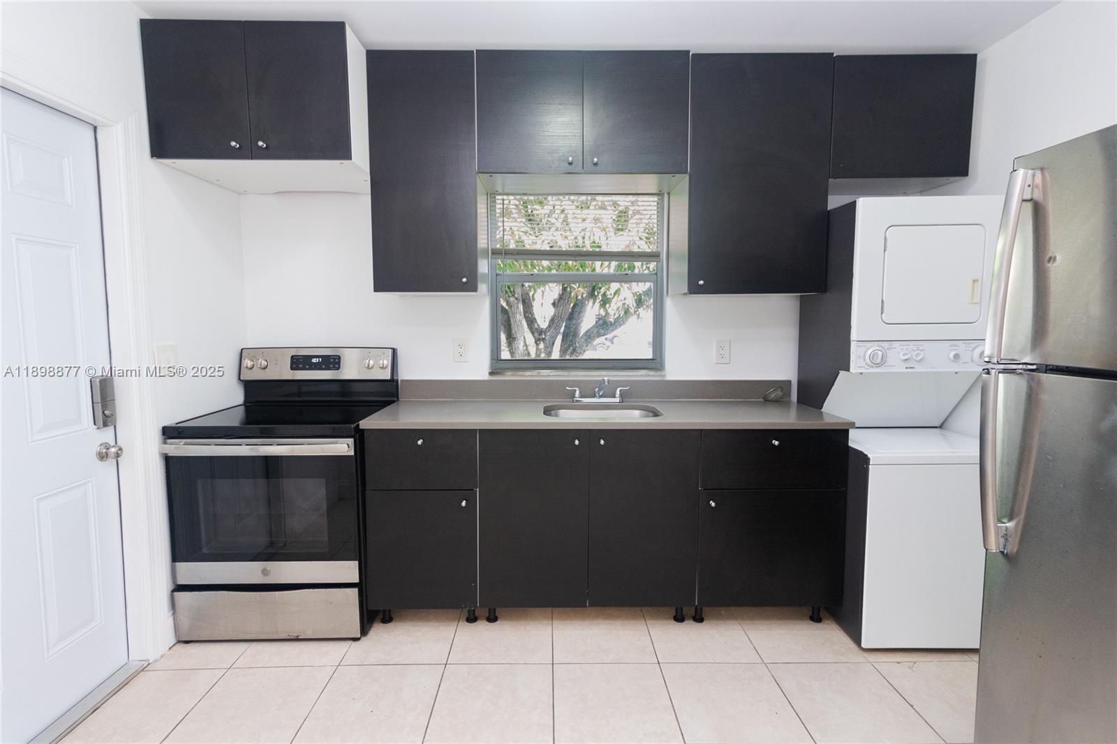 HOLLYWOOD - Residential Lease