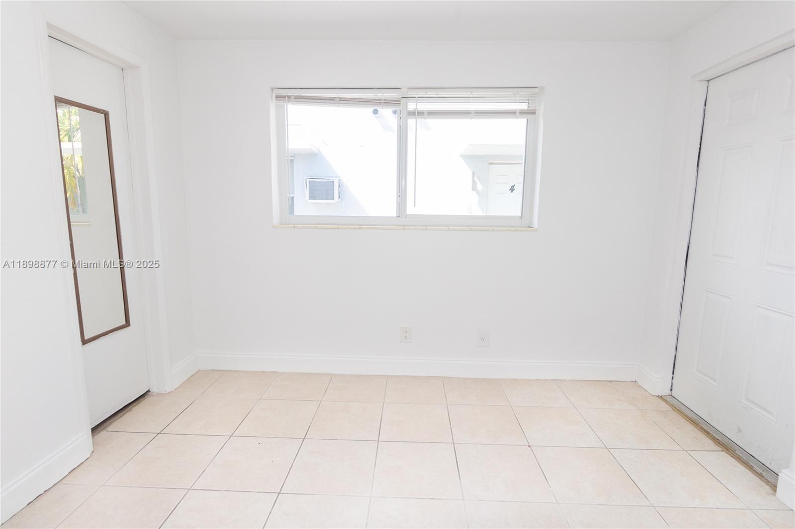 HOLLYWOOD - Residential Lease
