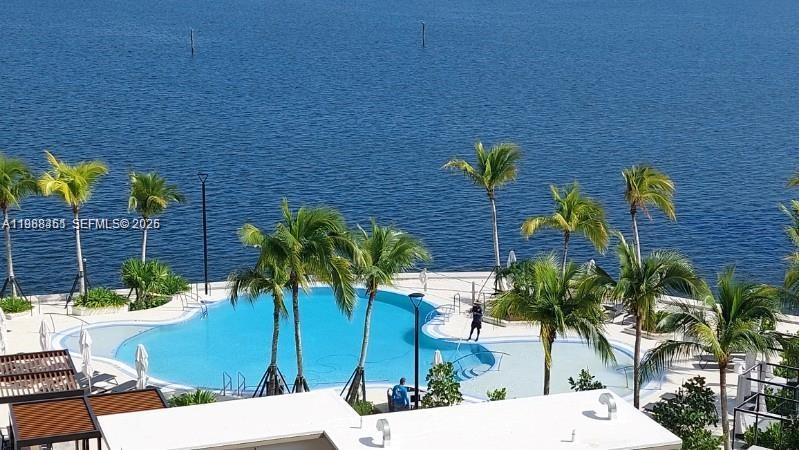 1800 NE 114th St 705