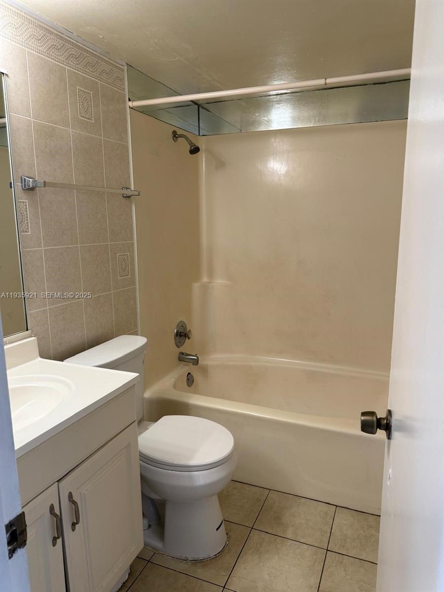 VILLAGE ON THE LAKE CONDO - Residential Lease