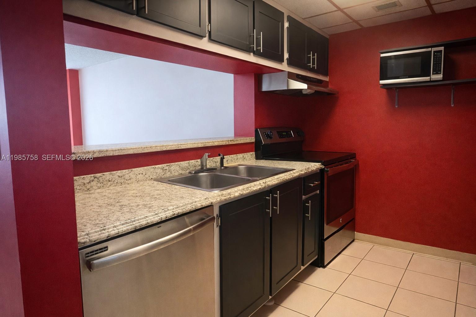 THE GRANDVIEW PALACE COND - Residential