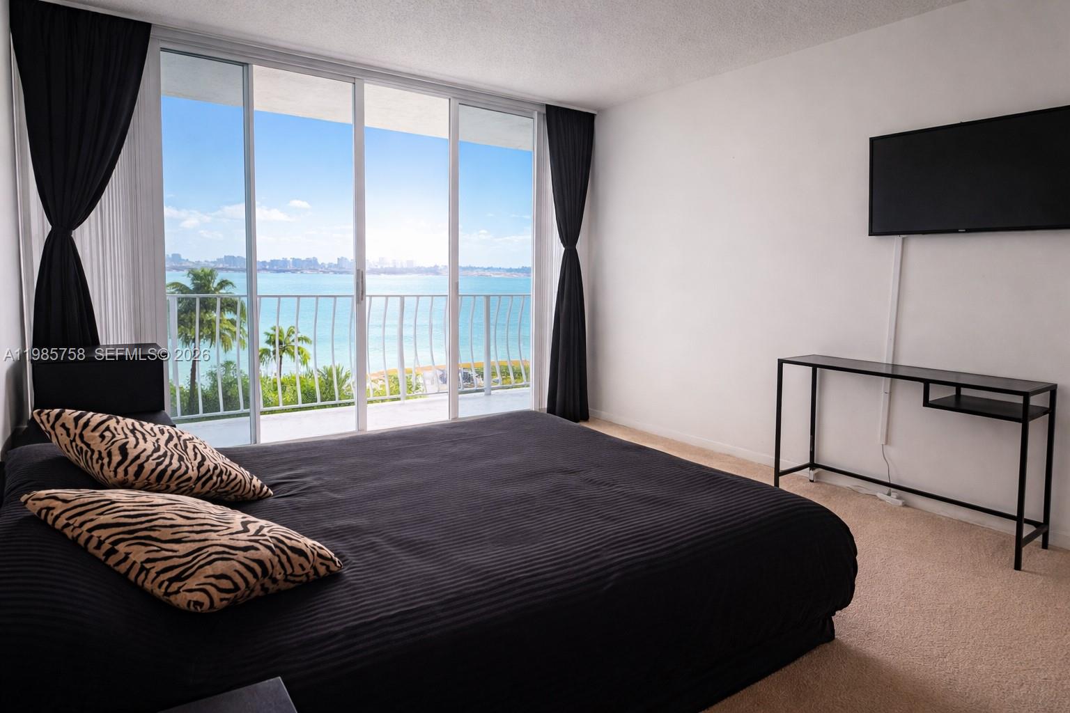 THE GRANDVIEW PALACE COND - Residential