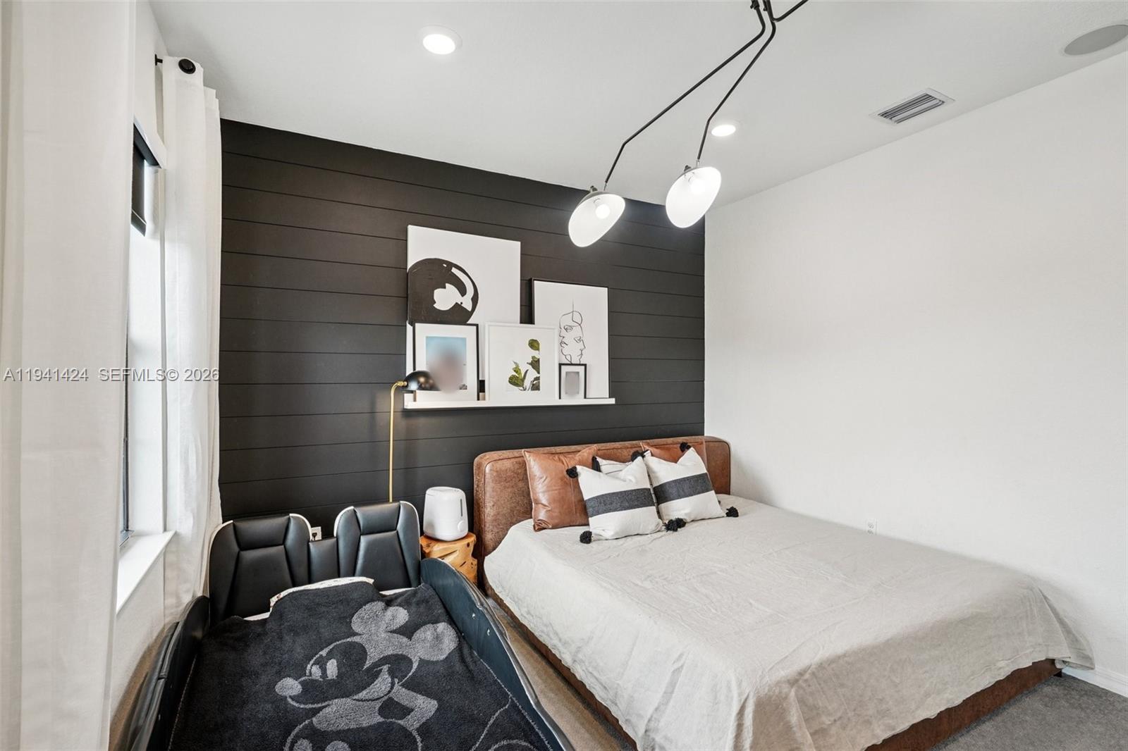 OAK TREE PROPERTY REDEVEL - Residential