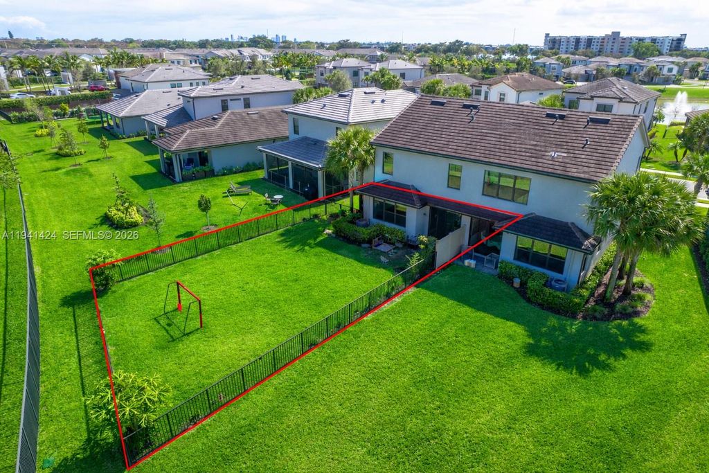 Photo of 2343 Rollingwood Ct, Oakland Park, FL 33309 (MLS # A11941424)