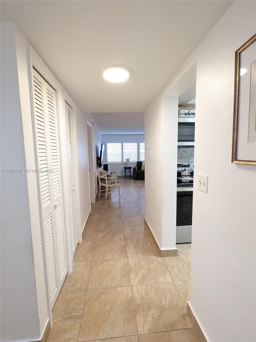 THIRD GULFSTREAM GARDEN - Residential Lease