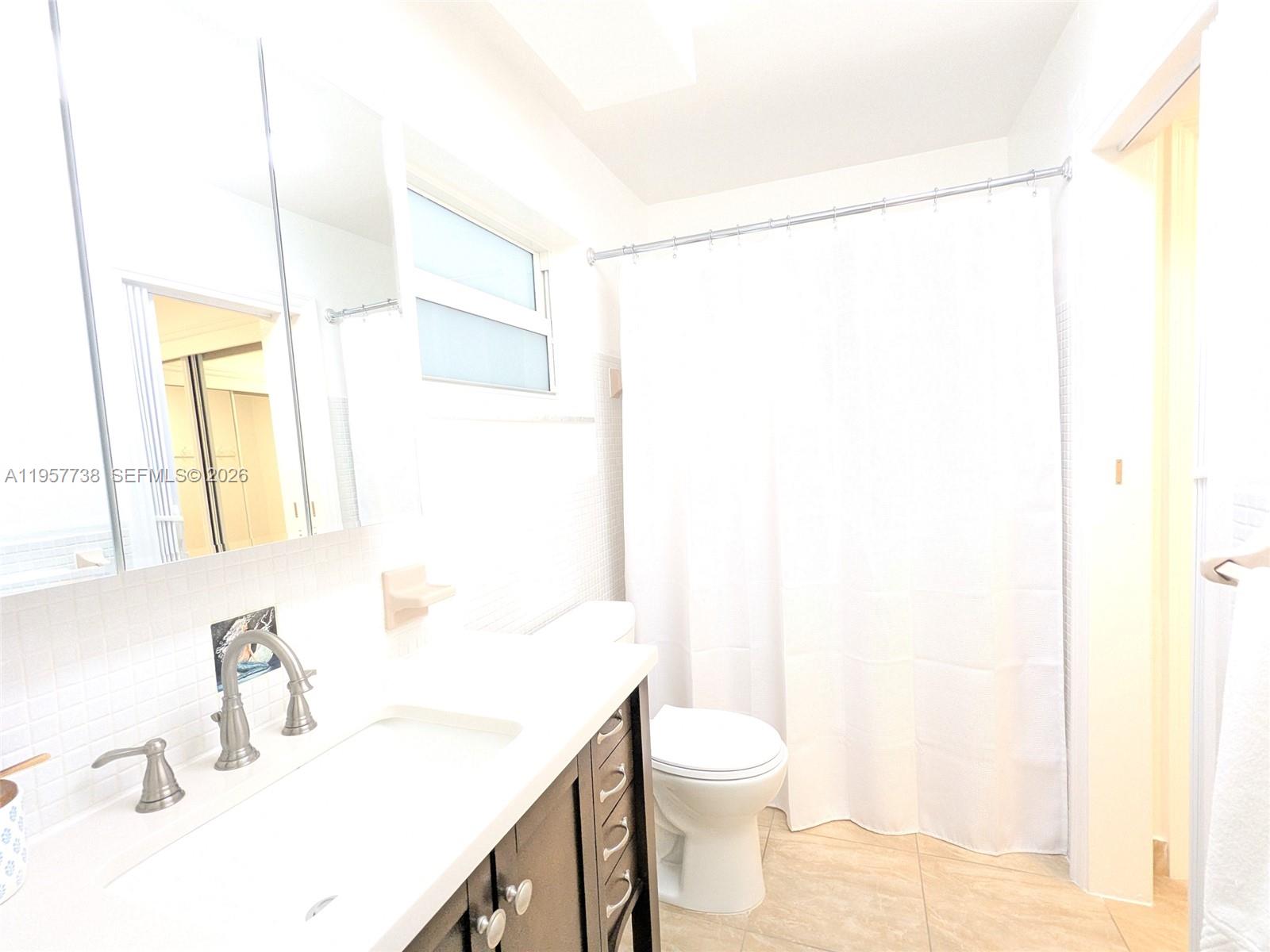 THIRD GULFSTREAM GARDEN - Residential Lease