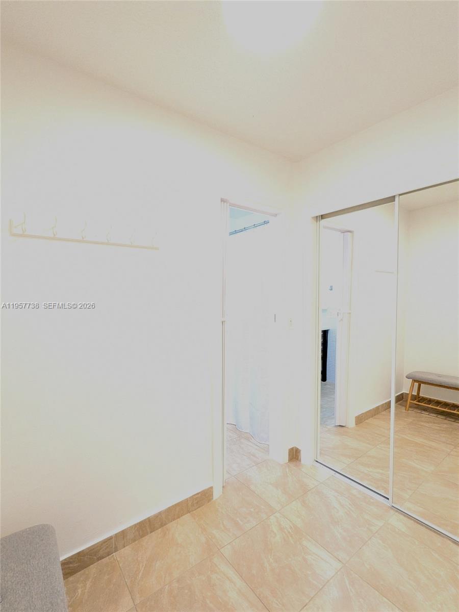 THIRD GULFSTREAM GARDEN - Residential Lease