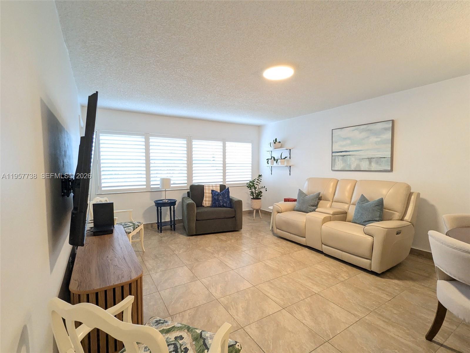 THIRD GULFSTREAM GARDEN - Residential Lease