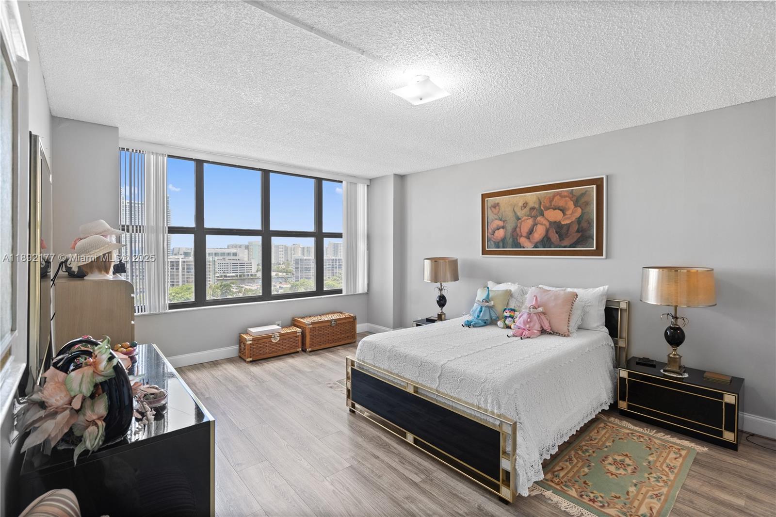 OLYMPUS CONDO PHASE - Residential
