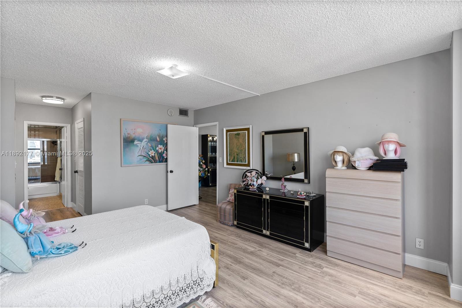 OLYMPUS CONDO PHASE - Residential