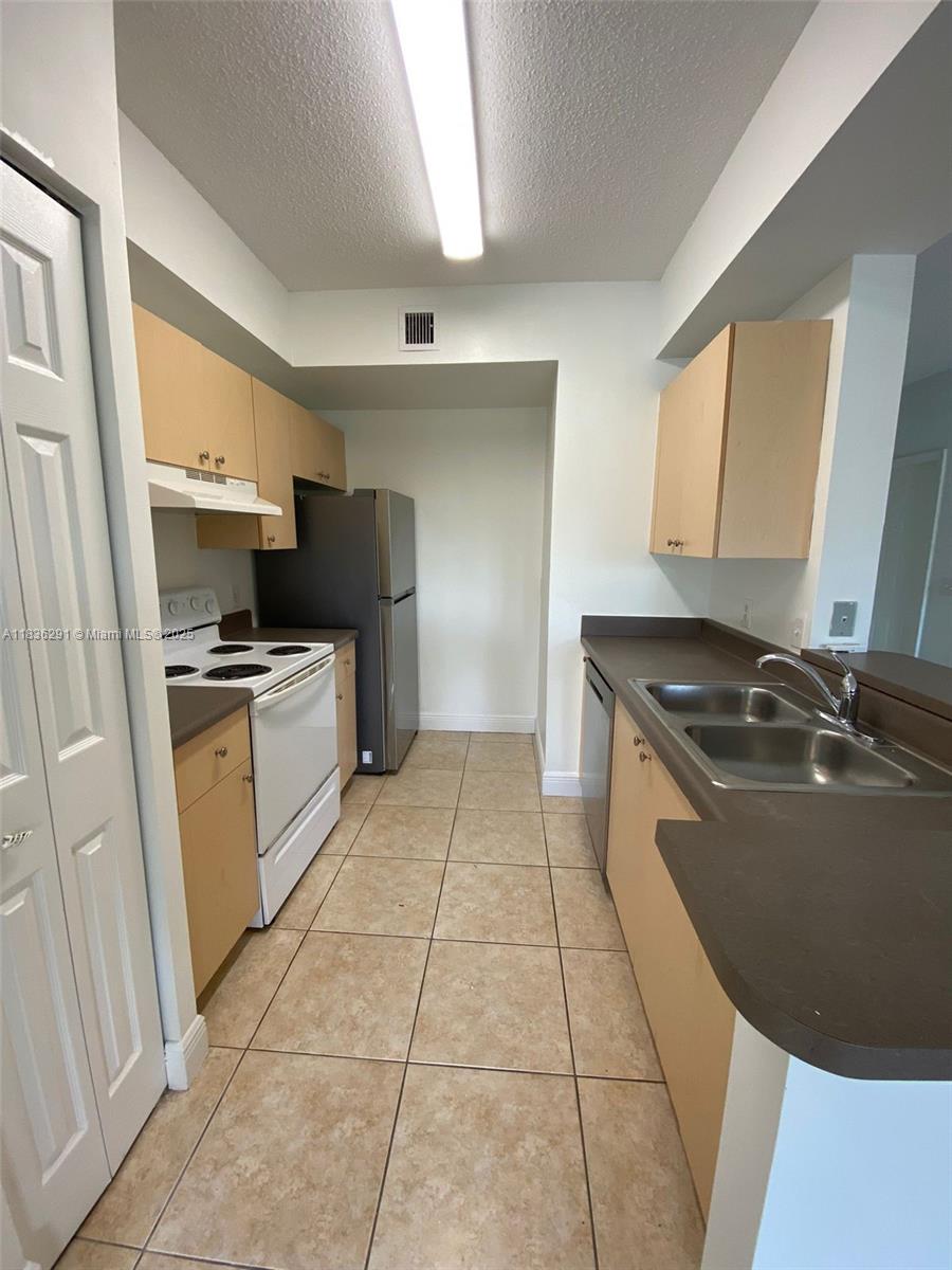 AVENTINE AT MIRAMAR CONDO - Residential