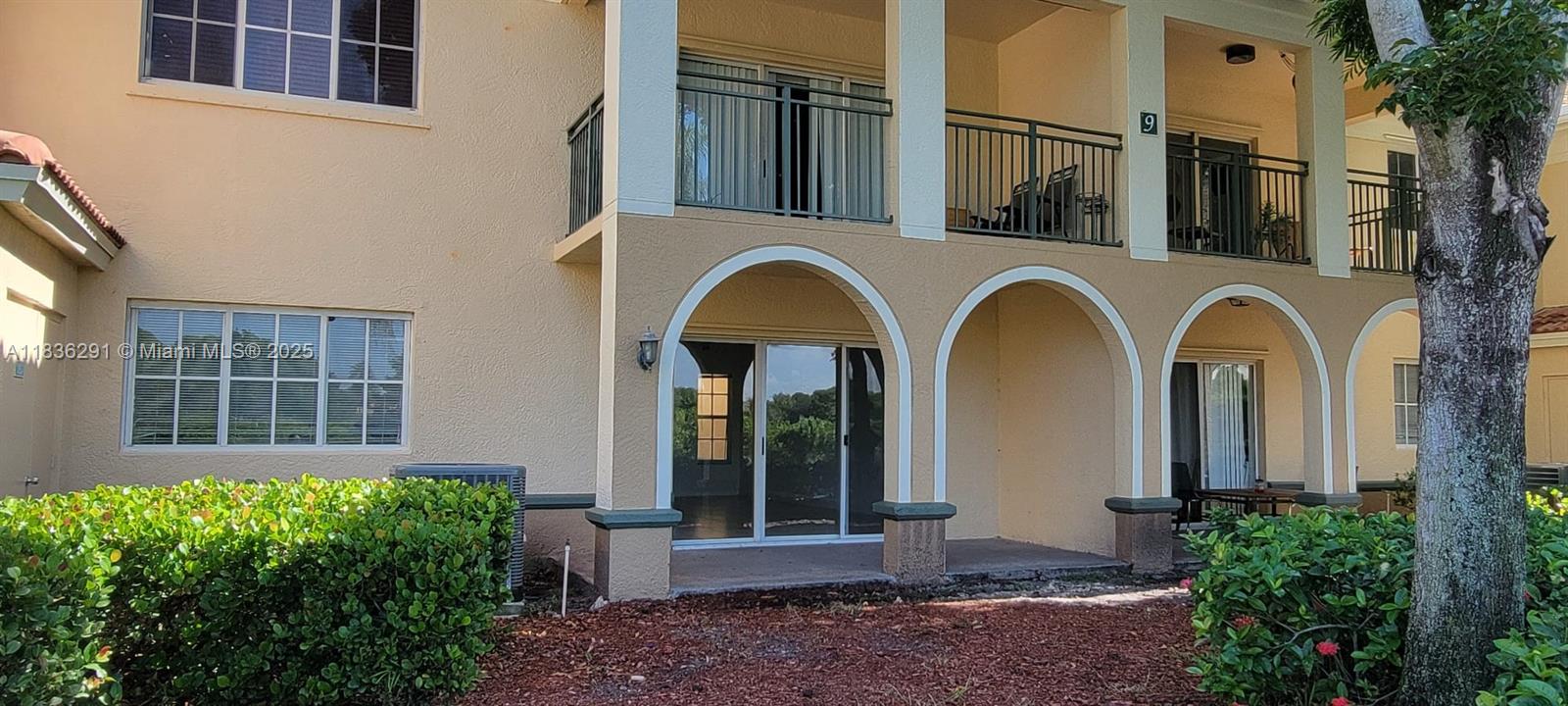 2452 Centergate Dr 103