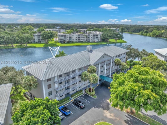 1530 WHITEHALL DR APT 302, DAVIE, FL 33324 - Image bc8b65f3f6aae0a3db6e8b6be6d9ddf3/3451406285