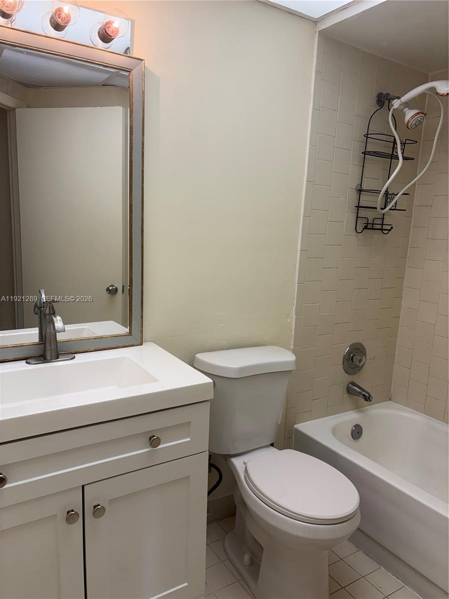 LAS VISTAS AT DORAL CONDO - Residential