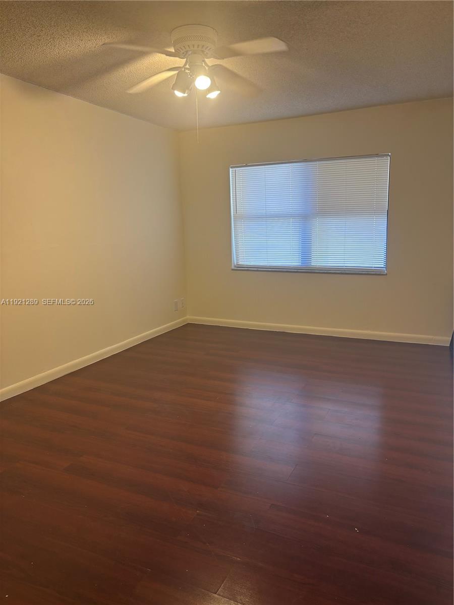 LAS VISTAS AT DORAL CONDO - Residential