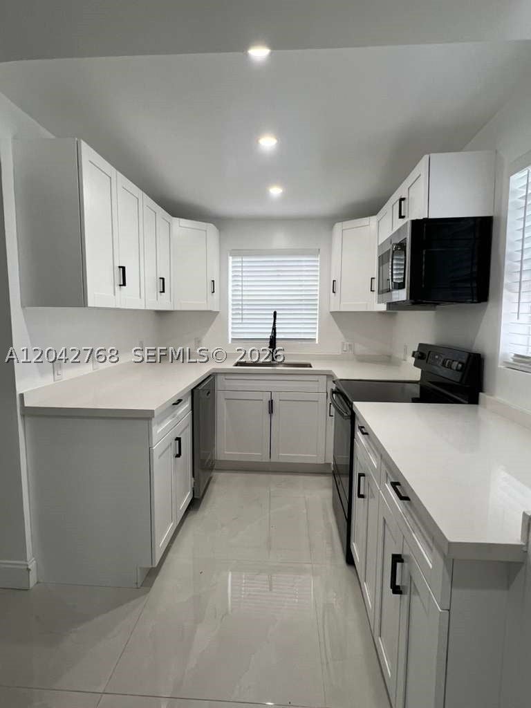 2850 NW 7th St, Fort Lauderdale FL 33311