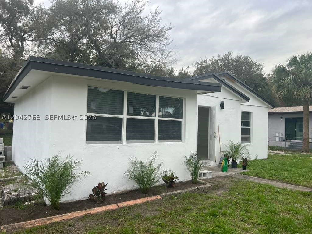 2850 NW 7th St