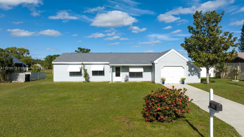 Photo of 397 SW Belmont Cir, Port Saint Lucie, FL 34953 (MLS # A11318072)