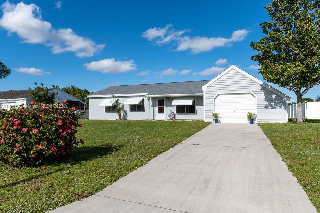 Photo of 397 SW Belmont Cir, Port Saint Lucie, FL 34953 (MLS # A11318072)