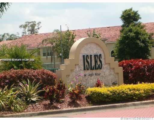 EXCELLENT LOCATION, BEAUTIFULL 1 BED 1 BATH , CLOSE TO SAWGRASS MALL, UNIT WITH NEW KITCHEN CABINETS , BATHROOM WITH NEW VANITY,NICE TILED FLOOR, OVERLOOKING GOLF AND LAKE VIEW.