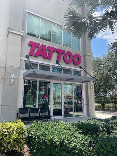 Great corner for sale at the wonderful Mirabella Plaza. It located in the in instersection of Palm Avenue and Miramar Boulevard unit is a corner with a lot of natural light. Currently rented to a wonderful Tattoo place with great clientele.This is a good place for your business or investment.
HOA $844.17