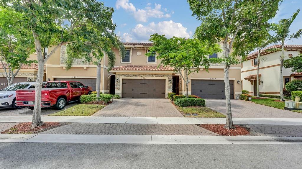 9595 N Town Parc Cir N