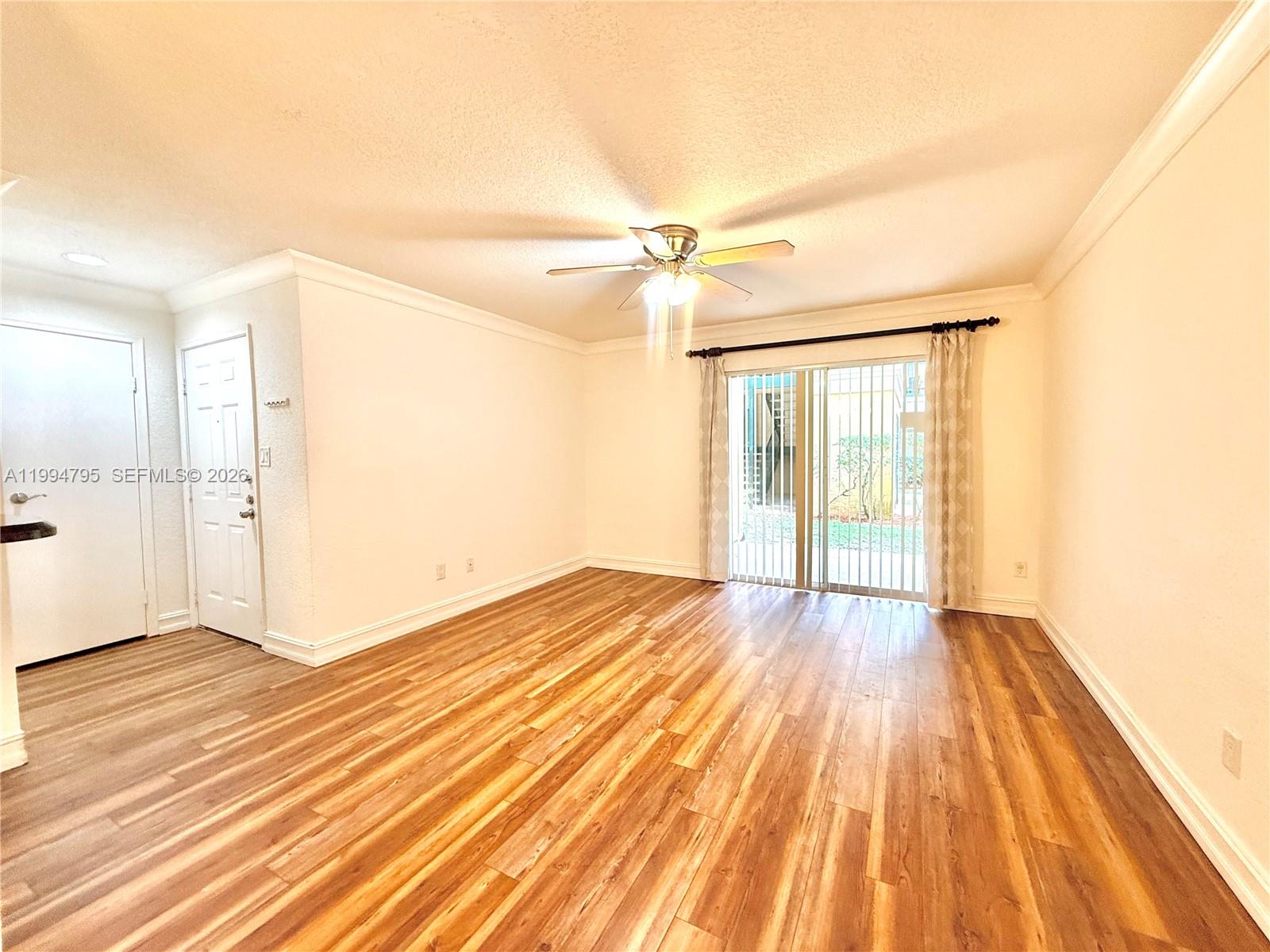 SAVANNAH AT RIVERSIDE CON - Residential