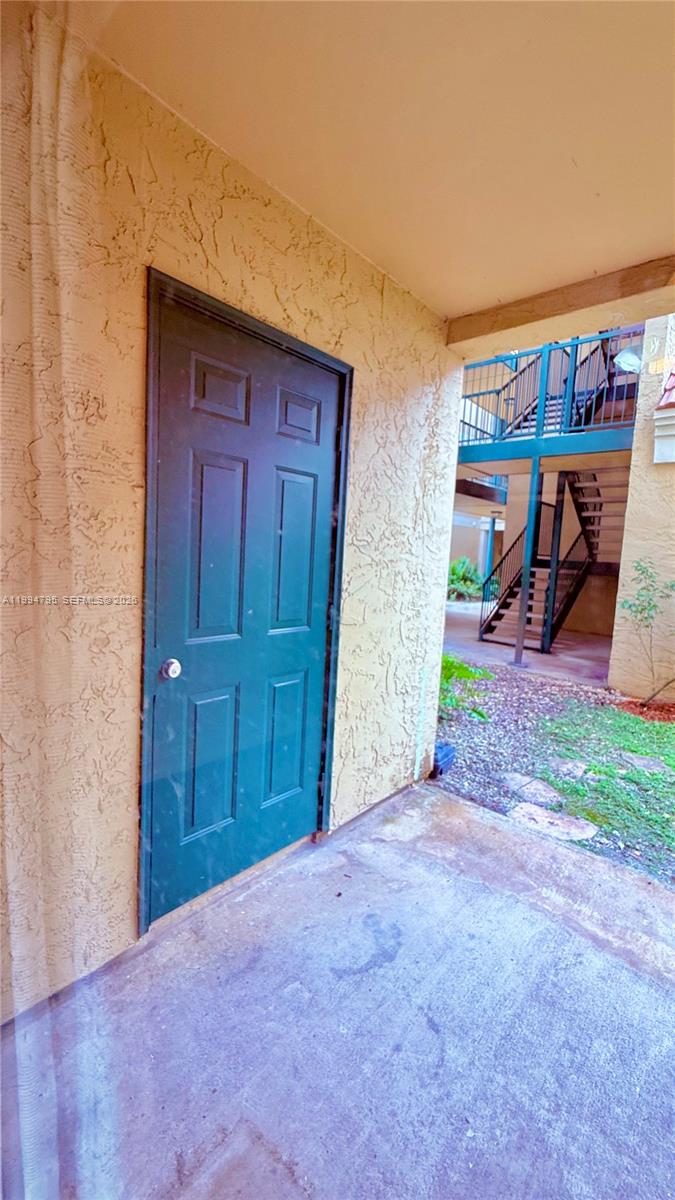 SAVANNAH AT RIVERSIDE CON - Residential