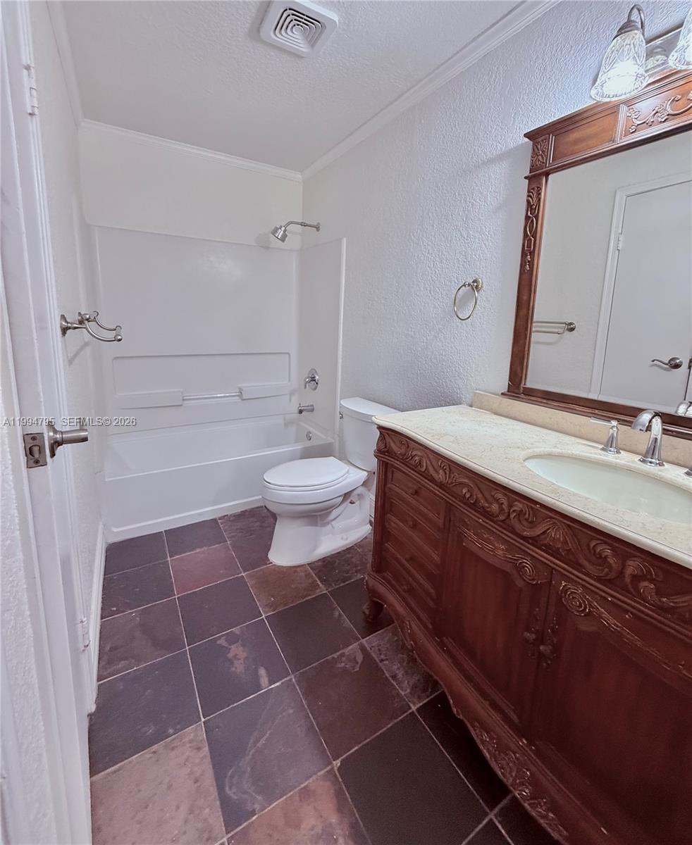 SAVANNAH AT RIVERSIDE CON - Residential