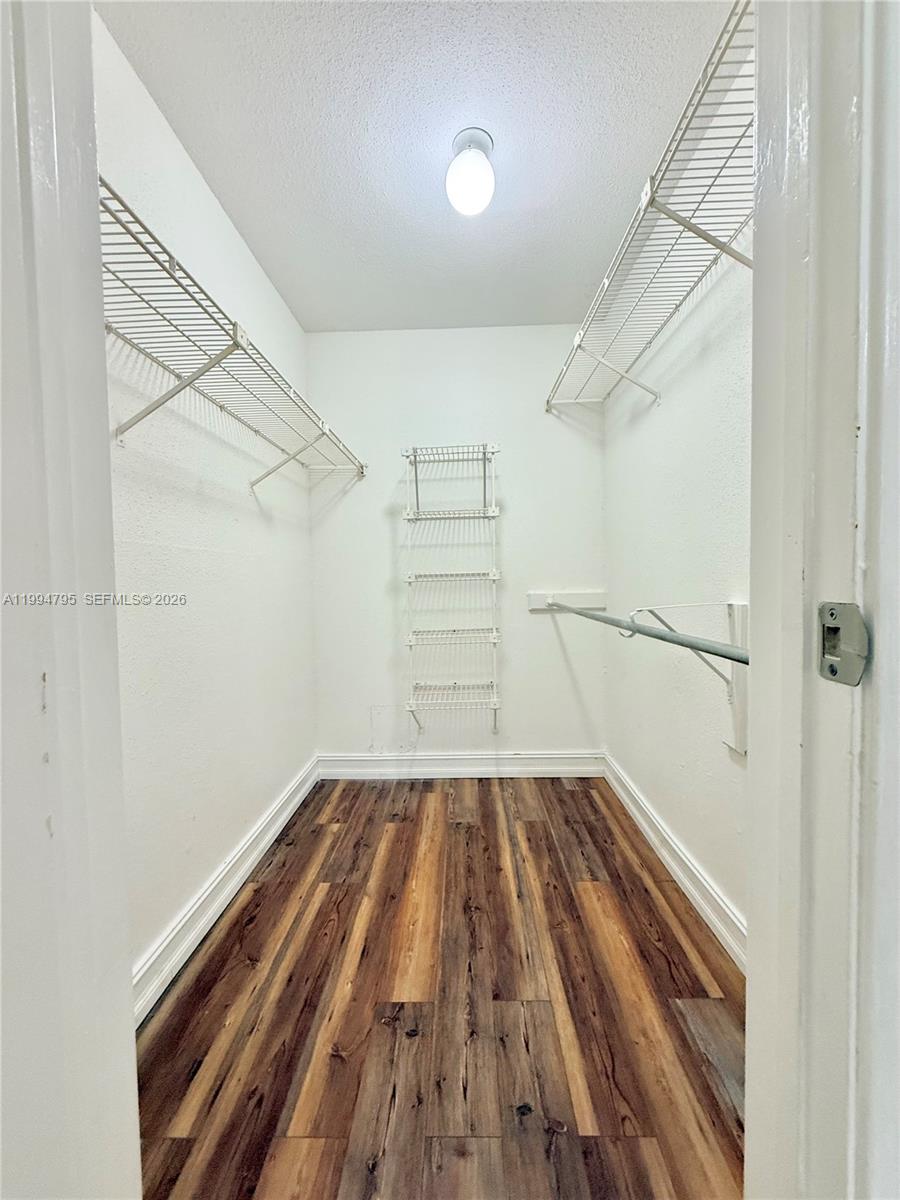 SAVANNAH AT RIVERSIDE CON - Residential