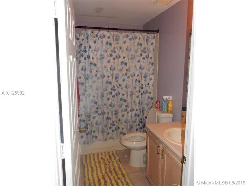 S & R OF INVERRARY PARCEL - Residential Lease