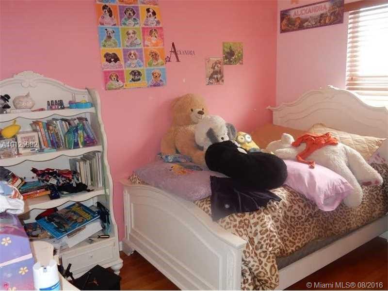 S & R OF INVERRARY PARCEL - Residential Lease