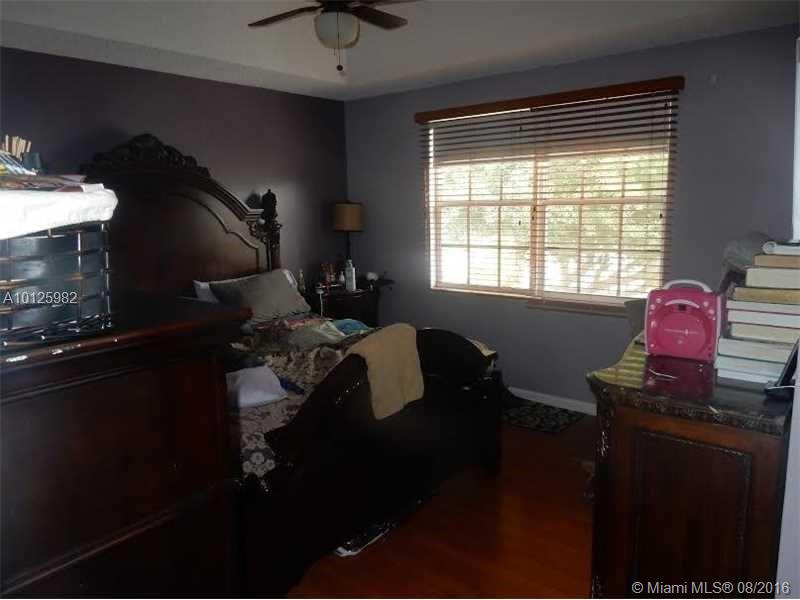 S & R OF INVERRARY PARCEL - Residential Lease