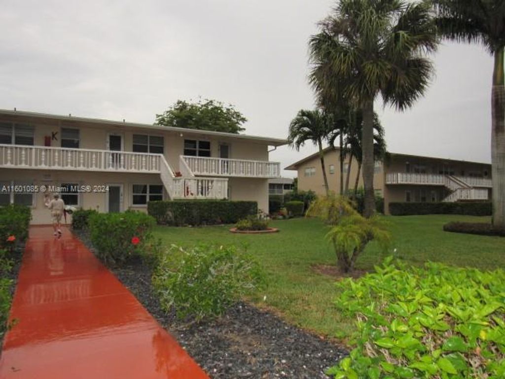 Photo of 264 Coventry K #264, West Palm Beach, FL 33417 (MLS # A11601085)