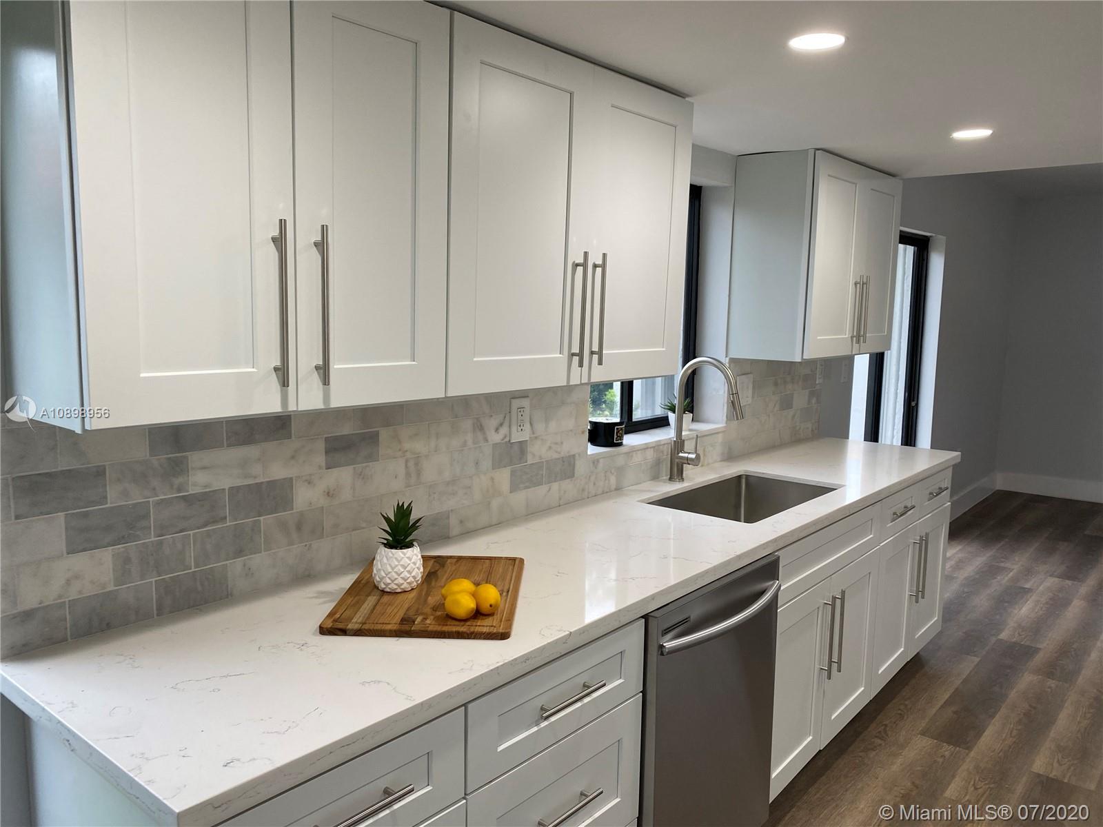 VILLA VENEZIA CONDO PH VI - Residential