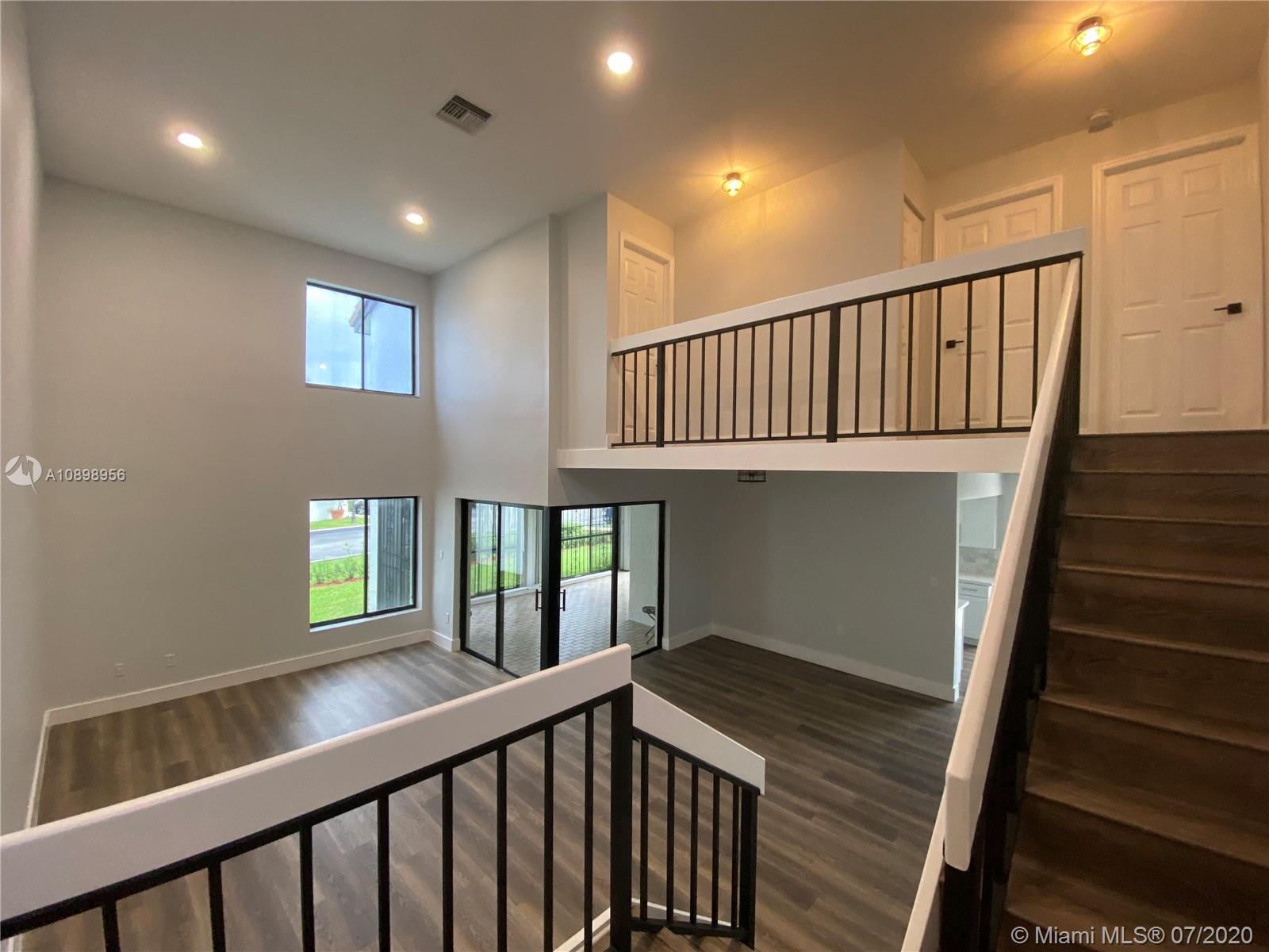 VILLA VENEZIA CONDO PH VI - Residential