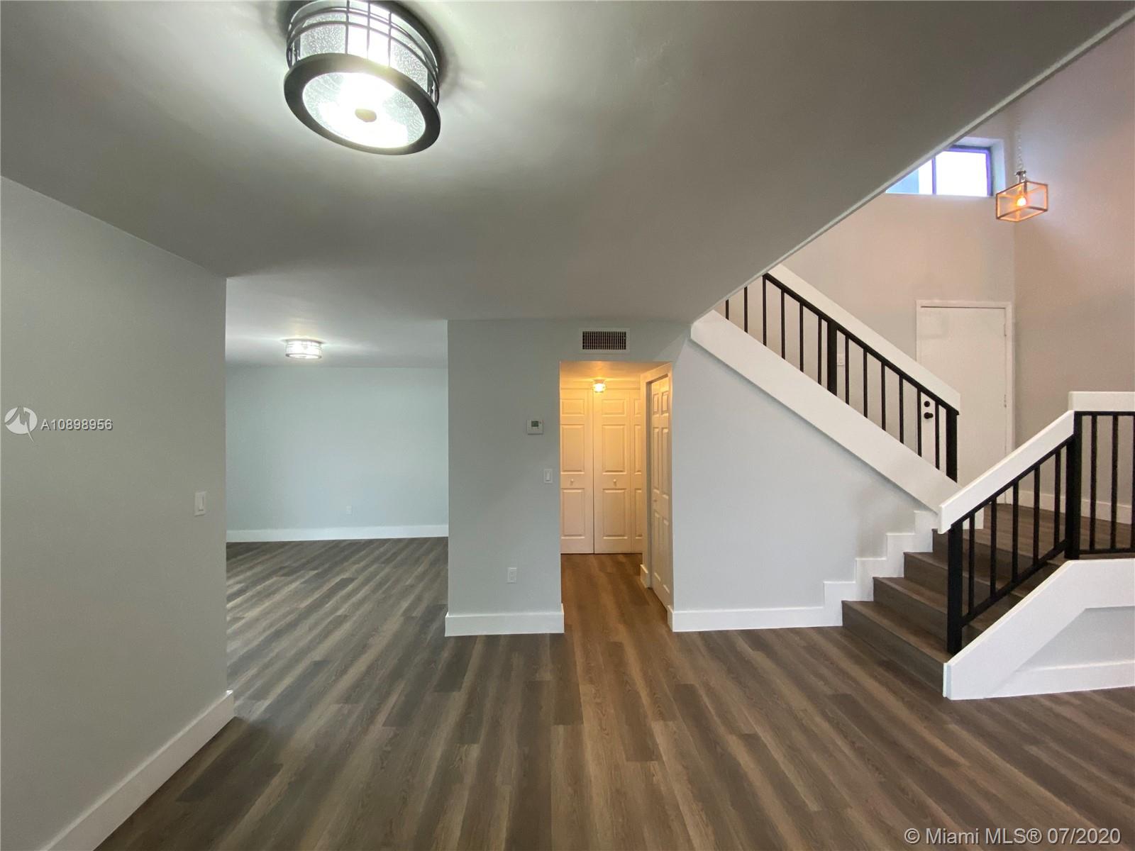 VILLA VENEZIA CONDO PH VI - Residential