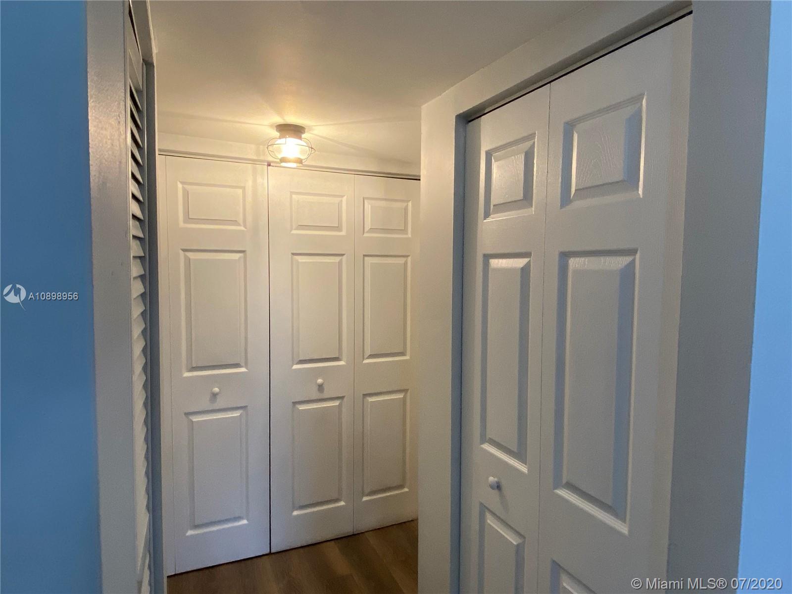 VILLA VENEZIA CONDO PH VI - Residential