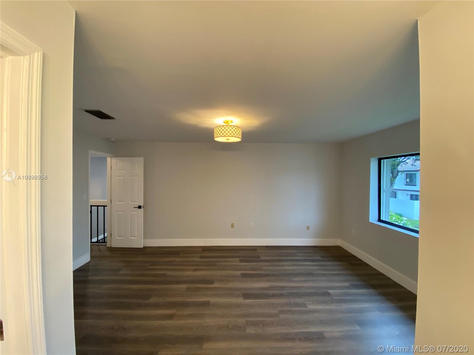 VILLA VENEZIA CONDO PH VI - Residential