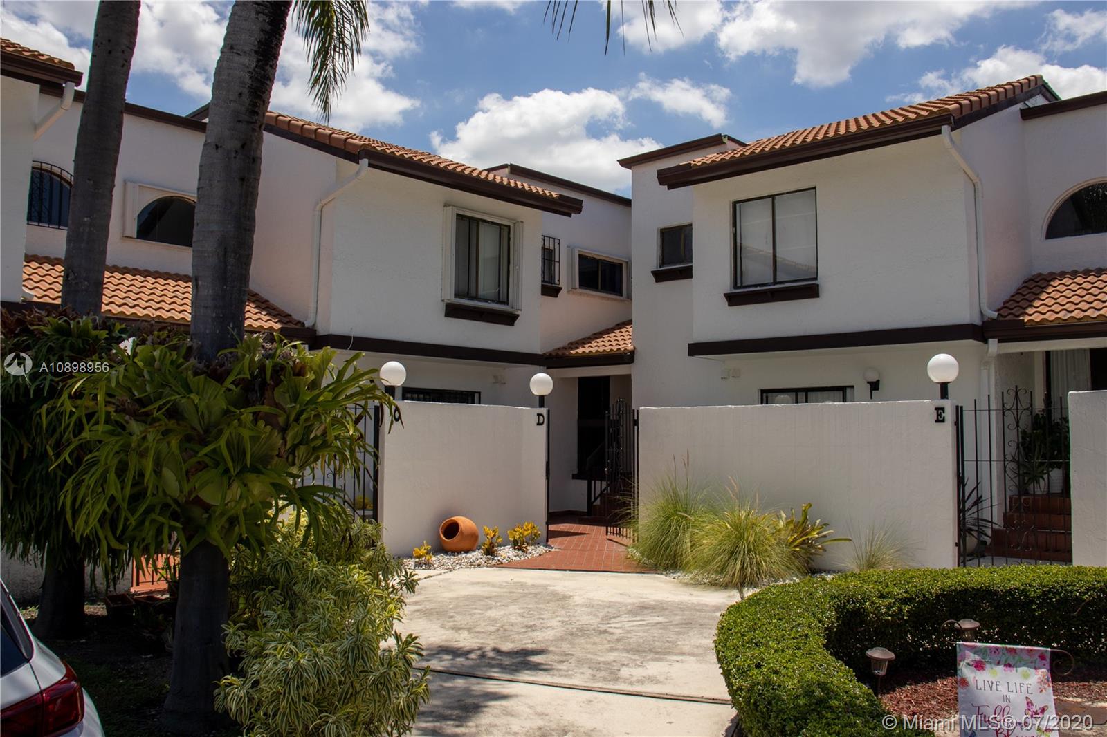 VILLA VENEZIA CONDO PH VI - Residential