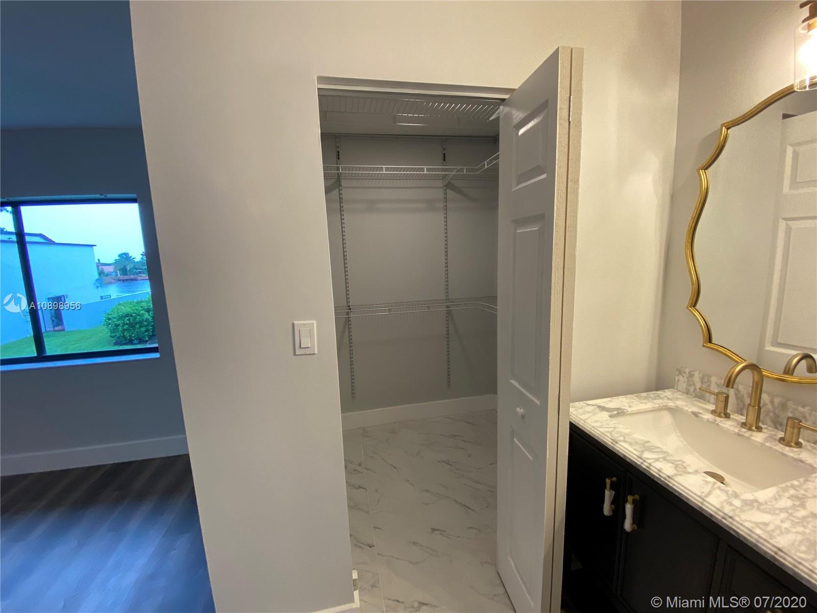 VILLA VENEZIA CONDO PH VI - Residential