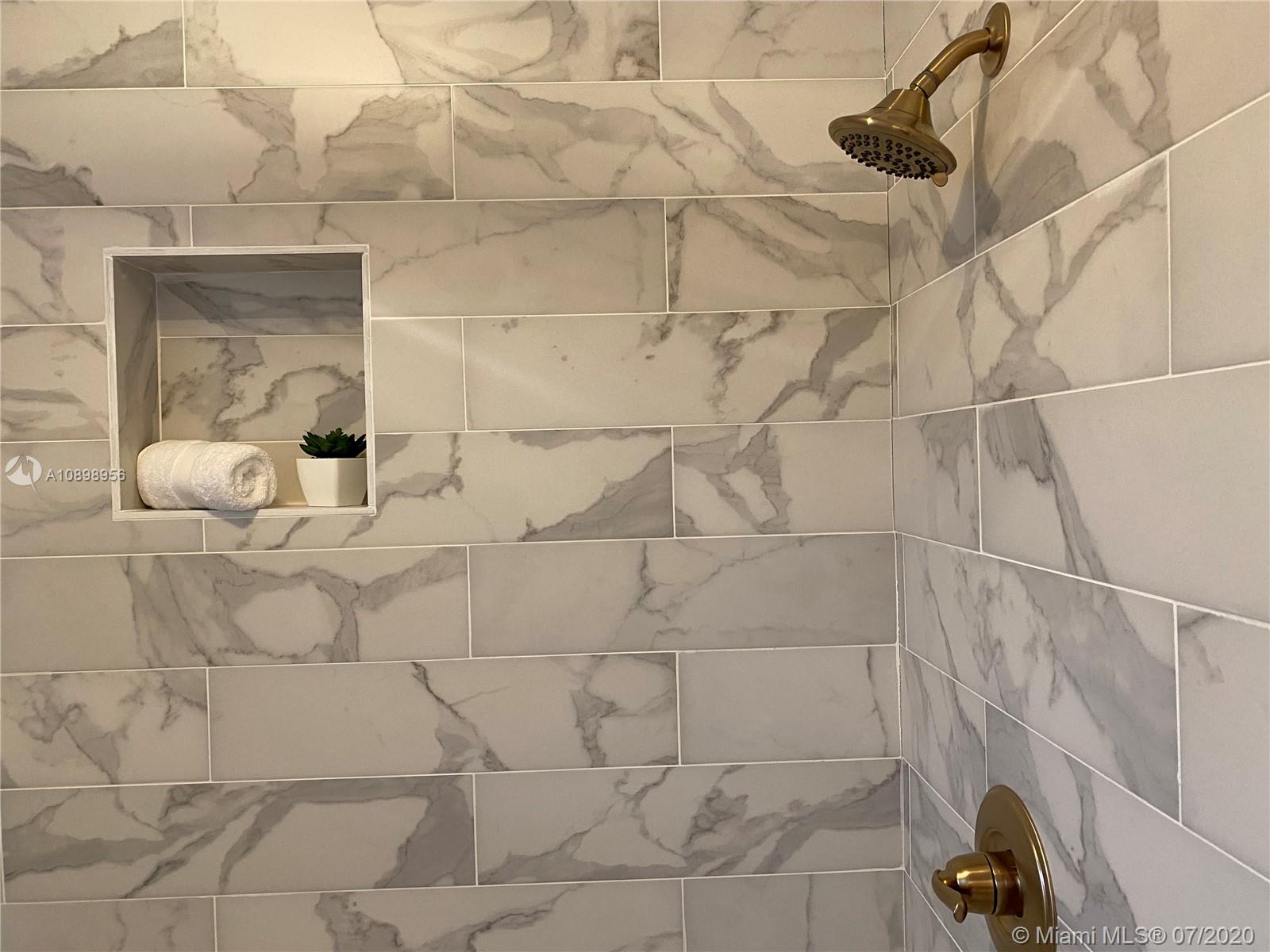 VILLA VENEZIA CONDO PH VI - Residential