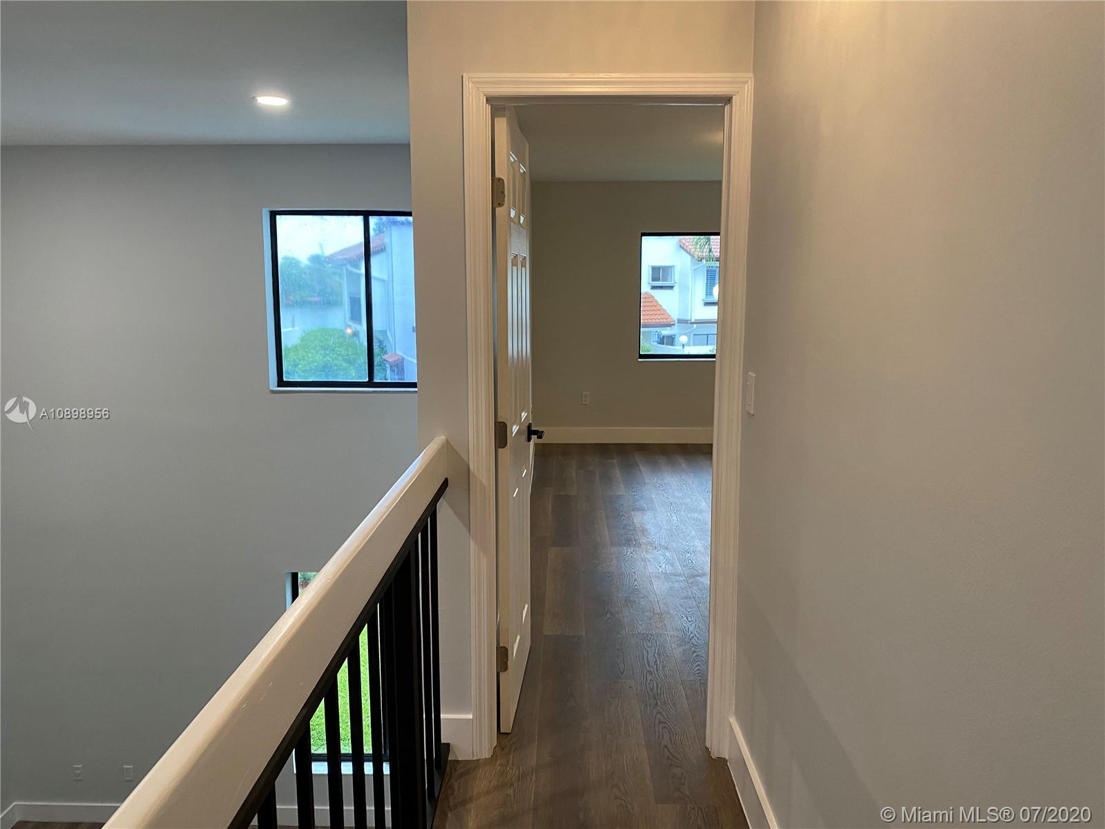 VILLA VENEZIA CONDO PH VI - Residential