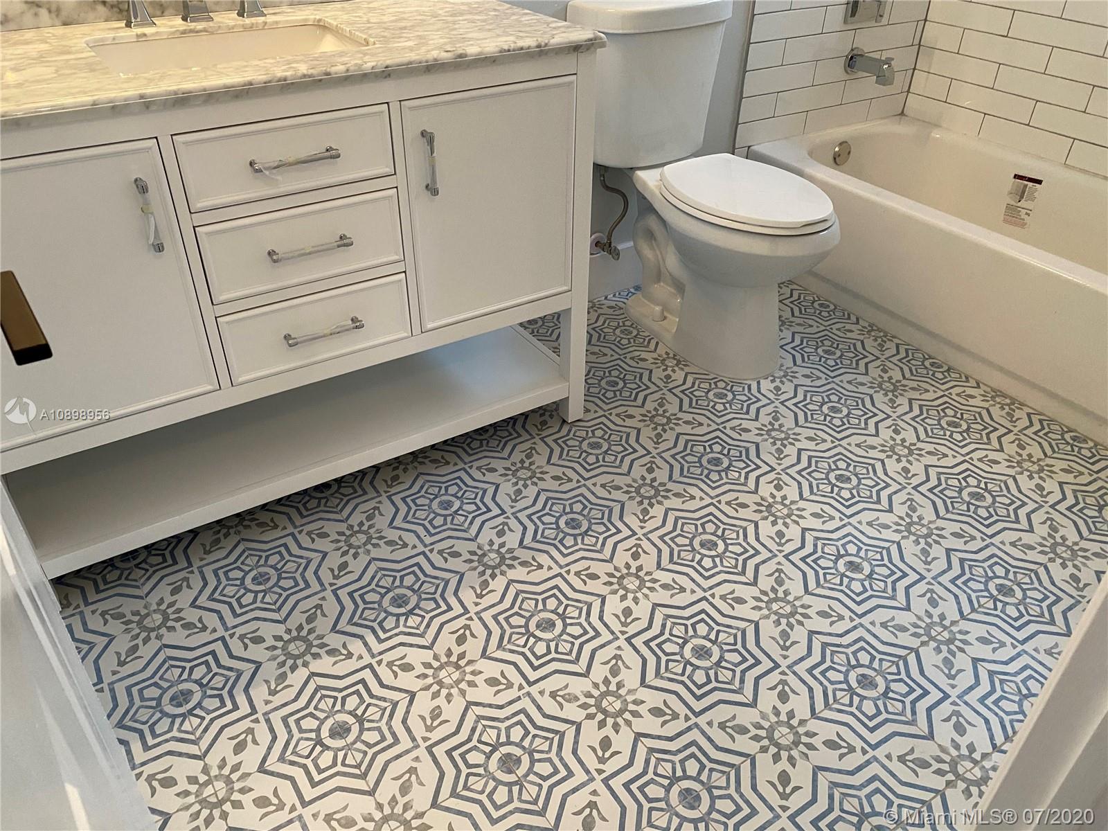 VILLA VENEZIA CONDO PH VI - Residential