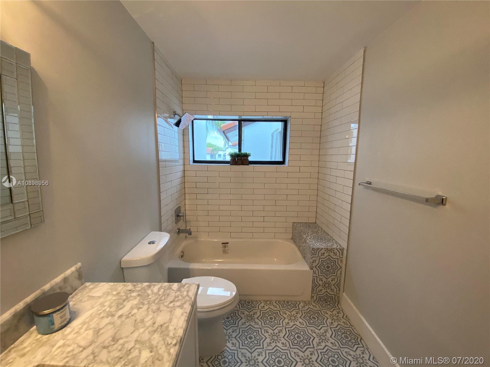 VILLA VENEZIA CONDO PH VI - Residential