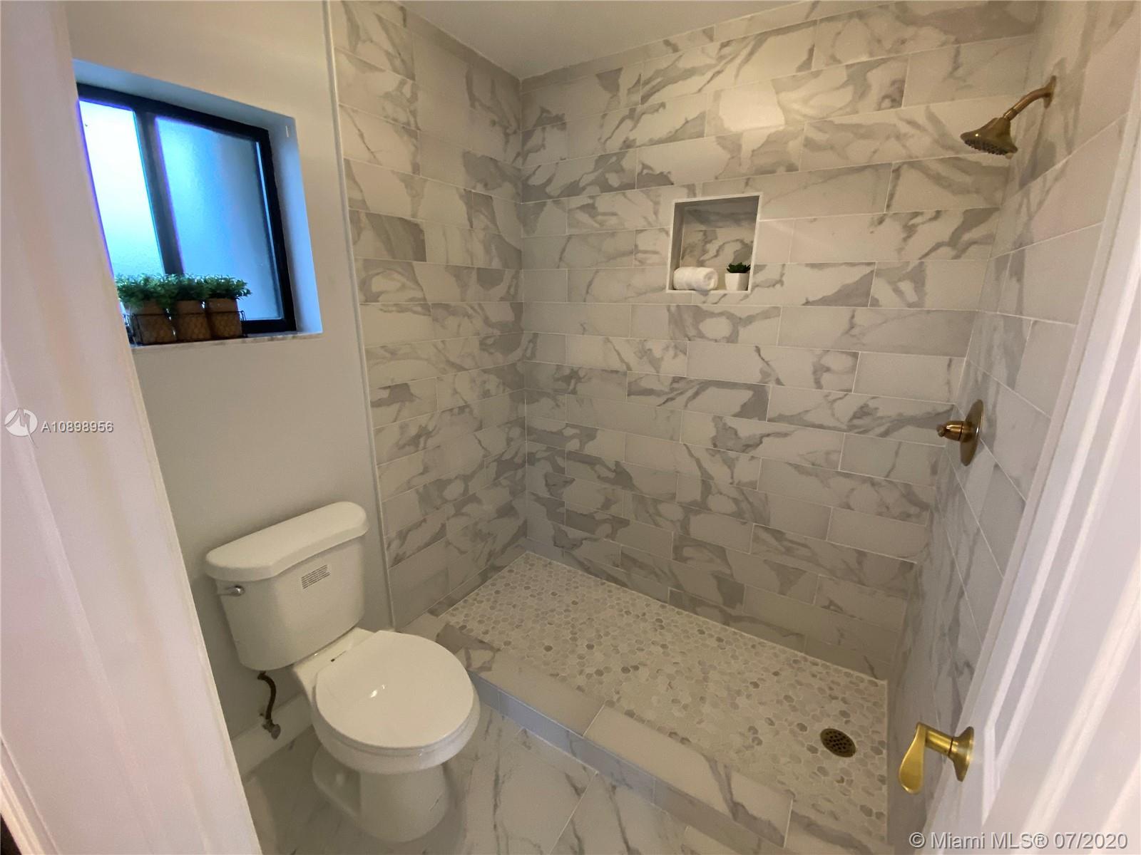 VILLA VENEZIA CONDO PH VI - Residential