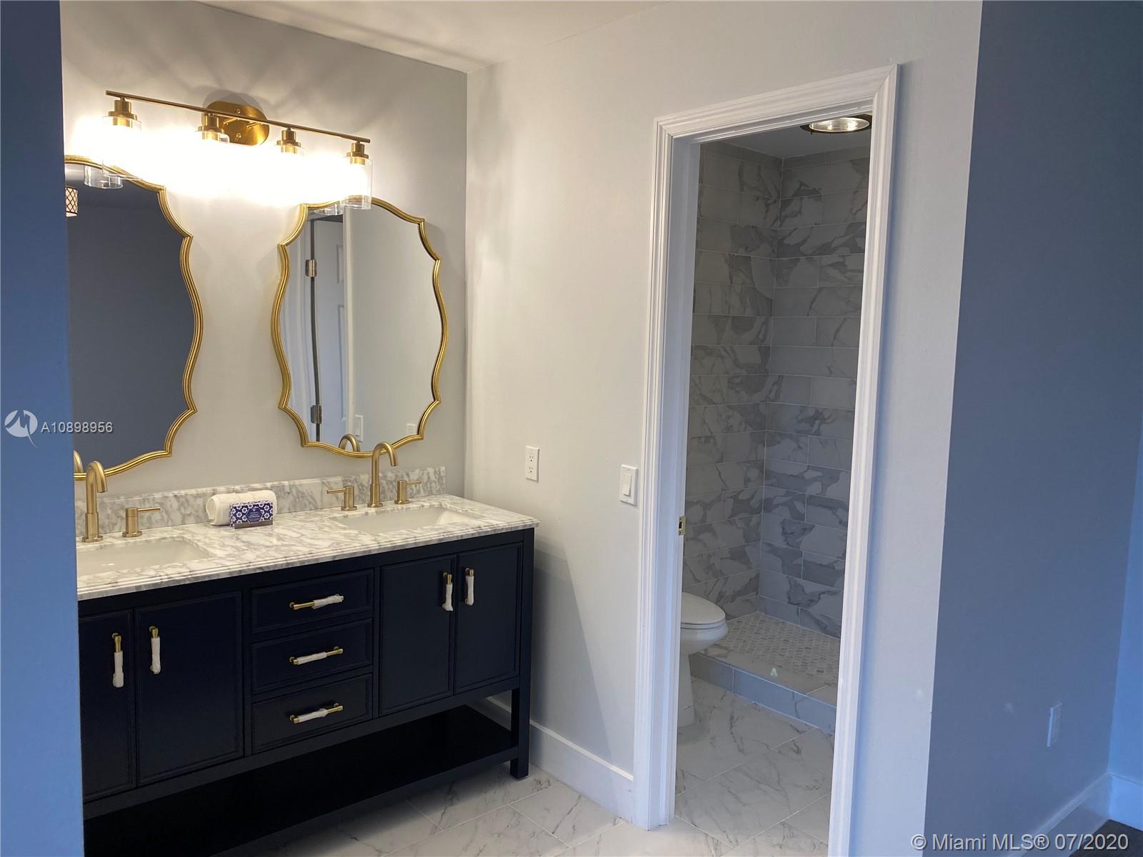 VILLA VENEZIA CONDO PH VI - Residential