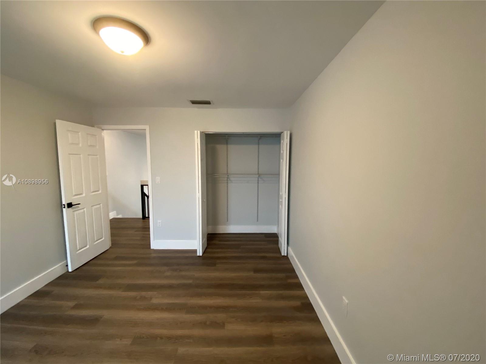 VILLA VENEZIA CONDO PH VI - Residential