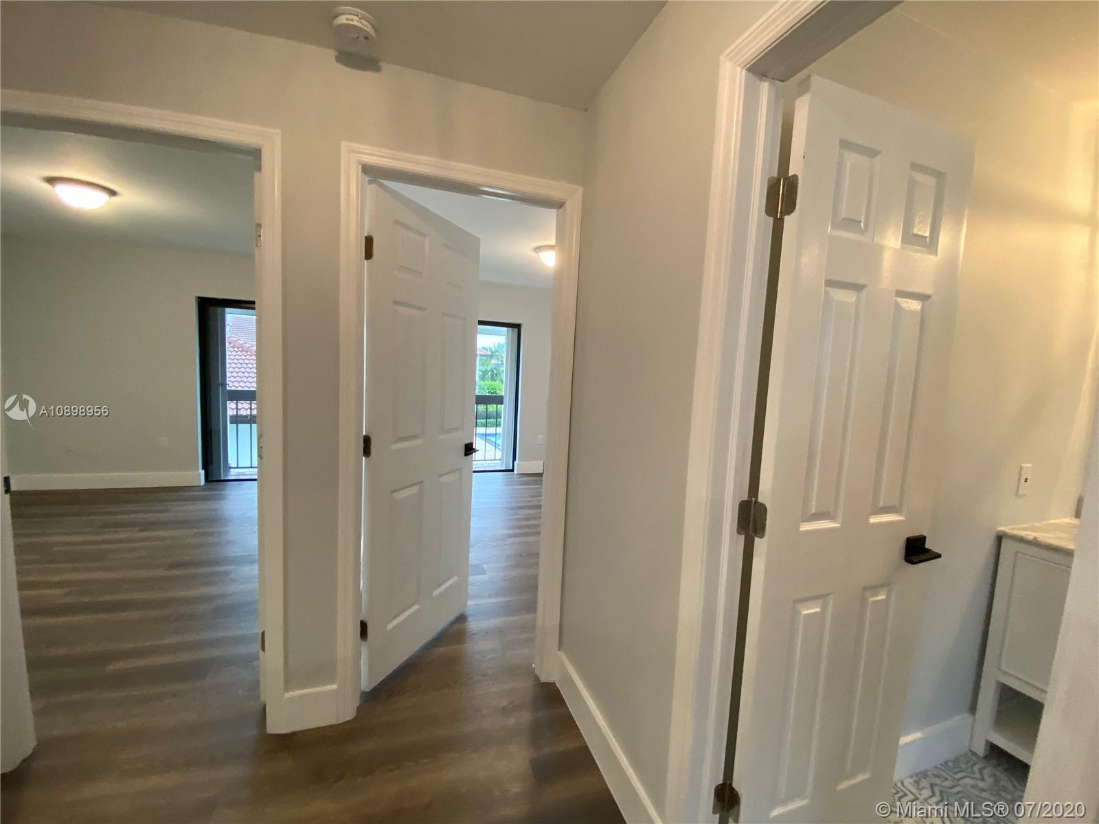 VILLA VENEZIA CONDO PH VI - Residential